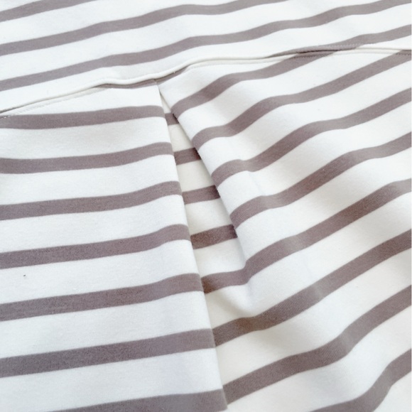 ✨ SPANX AirEssentials Striped Pullover Sweatshirt – Size S ✨ - Picture 7 of 9